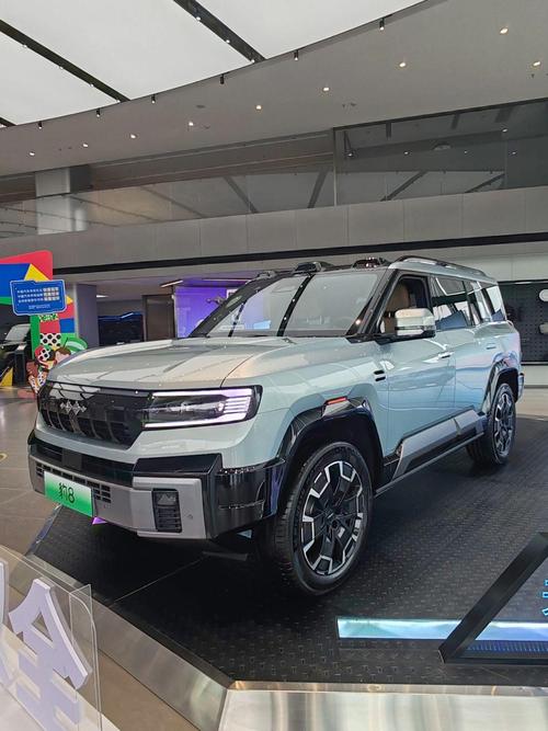 成都204比亚迪方程豹硬派越野的爆款，英菲尼迪35周年与你共成长